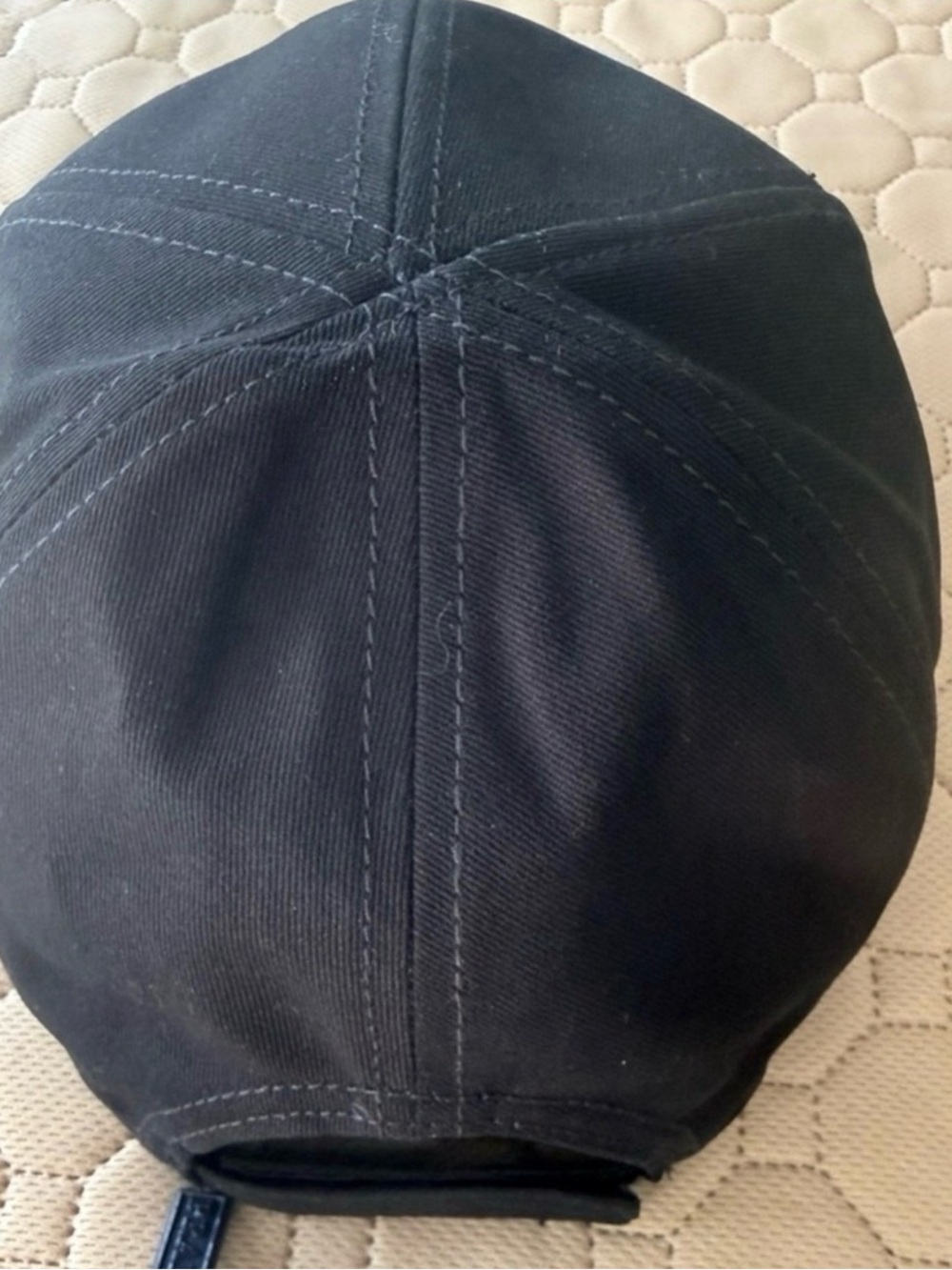 Prada Black
Canvas w/ white embroidered
Logo Baseball Cap-Women's Medium - Picture 3 of 5